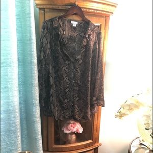 Elegant Blouse with snake skin print
